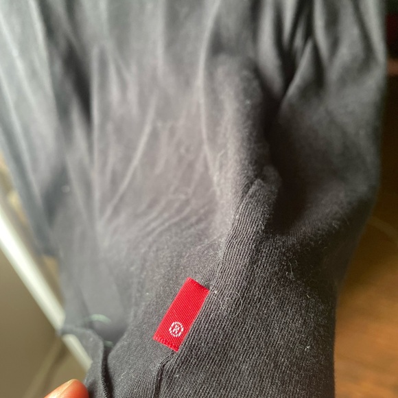 Levi’s tshirt - Picture 3 of 4